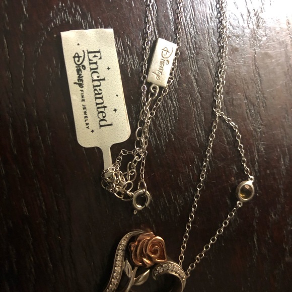 Disney enchanted heart & rose necklace - Picture 4 of 5